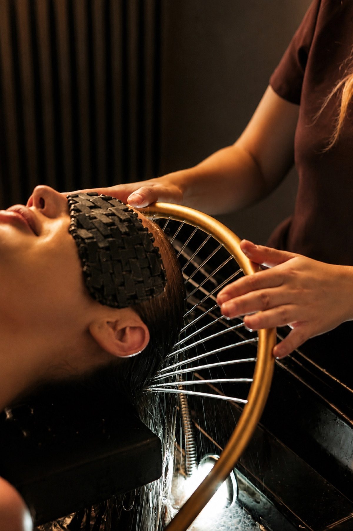 Rytuał Head SPA w PONTI, łuk wodny przy skórze głowy